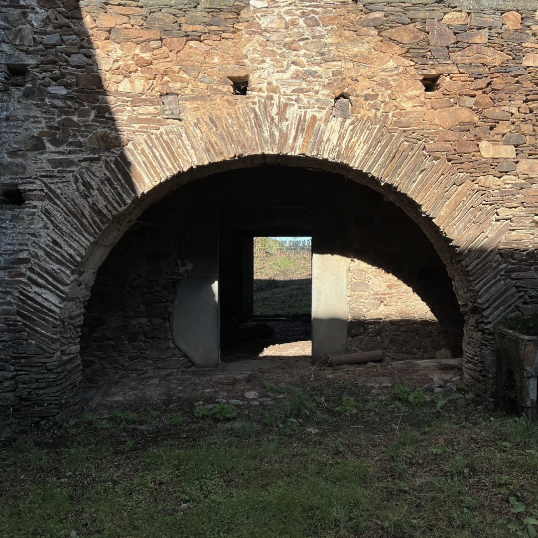 Llevábamos meses esperando este momento, no lo vamos a negar.

Estamos muy contentos de anunciar que vamos a llevar a cabo la rehabilitación y reforma integral del Castillo de Quindóus!

#rehabilitacion #Galicia #renovation