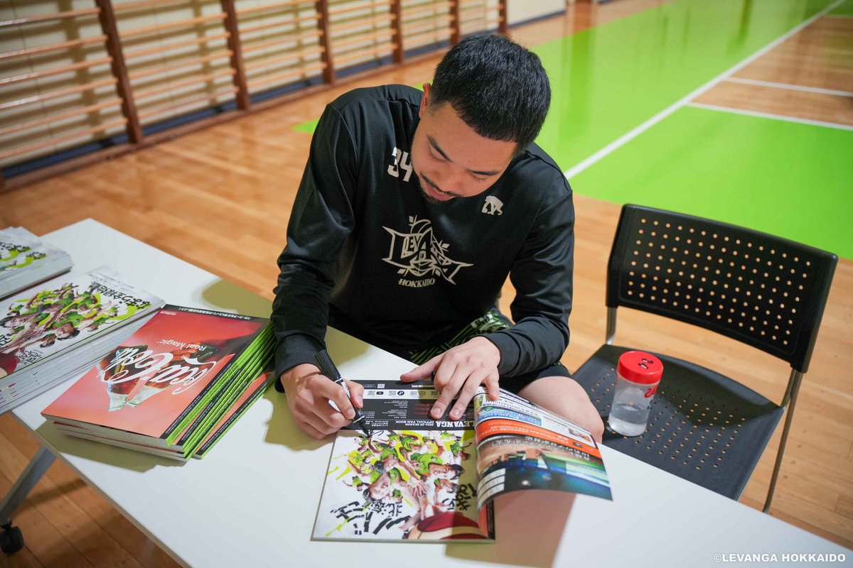 公式ファンブック情報その②📚 コーチャンフォーでの販売分は、最後の