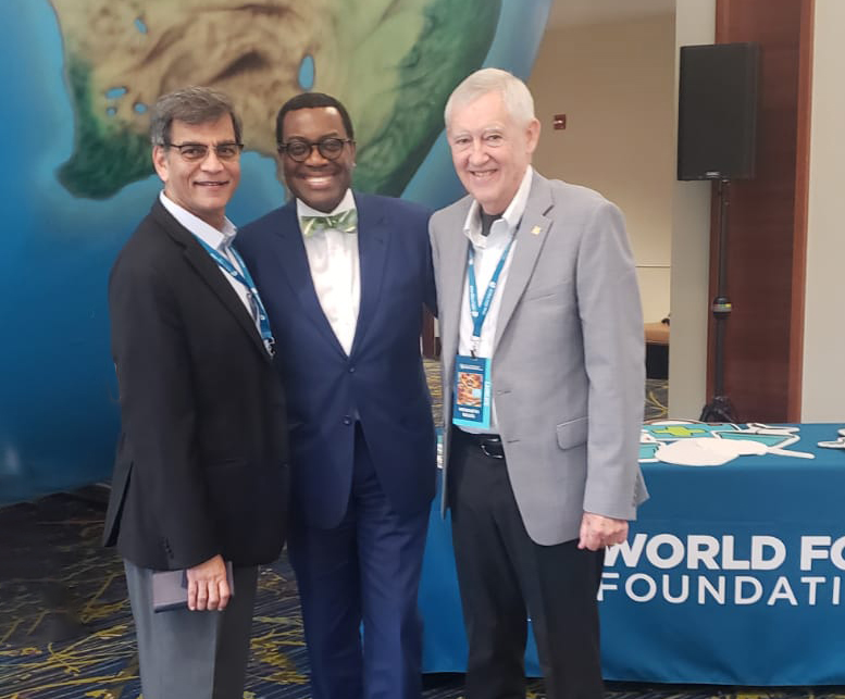 It was a pleasure meeting AfDB's President Akin Adesina, along with HarvestPlus founder Howdy Bouis at the Borlaug Dialogue. He  supports scalable solutions like #biofortification to help improve lives. 
 #BorlaugDialogue