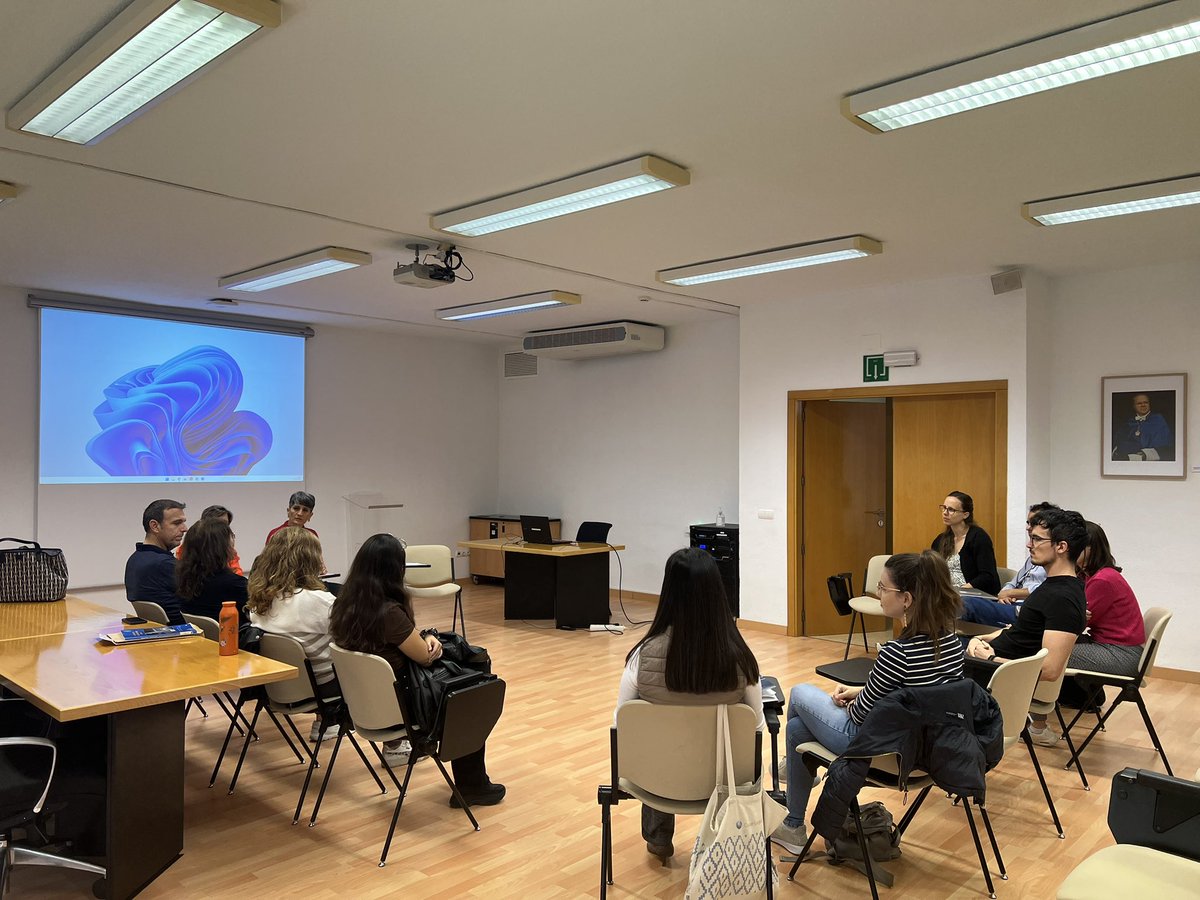 Mésxarxes a <a href="/Ciencias_UA/">CienciasUA</a> #redes #innovacion #docencia