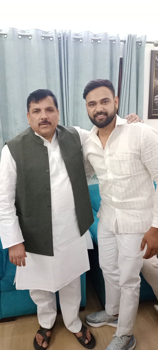Nitin Kumar Prajapati (@aapka_nitin) on Twitter photo दीपावली के शुभ अवसर पर राज्यसभा सांसद आदरणीय <a href="/SanjayAzadSln/">Sanjay Singh AAP</a> जी का आशीर्वाद प्राप्त हुआ🙏🏻
आप सभी को #दीपावली की हार्दिक शुभकामनाएं💐🤗🙏🏻
#DiwaliCelebration दीपावली के शुभ अवसर पर राज्यसभा सांसद आदरणीय <a href="/SanjayAzadSln/">Sanjay Singh AAP</a> जी का आशीर्वाद प्राप्त हुआ🙏🏻
आप सभी को #दीपावली की हार्दिक शुभकामनाएं💐🤗🙏🏻
#DiwaliCelebration