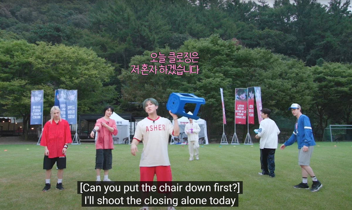 kendall_a2k's tweet photo. me and the editor had the same thought i ddint even read it LMAOOO why is he holding the stool like that https://t.co/YugXbYw0Rr