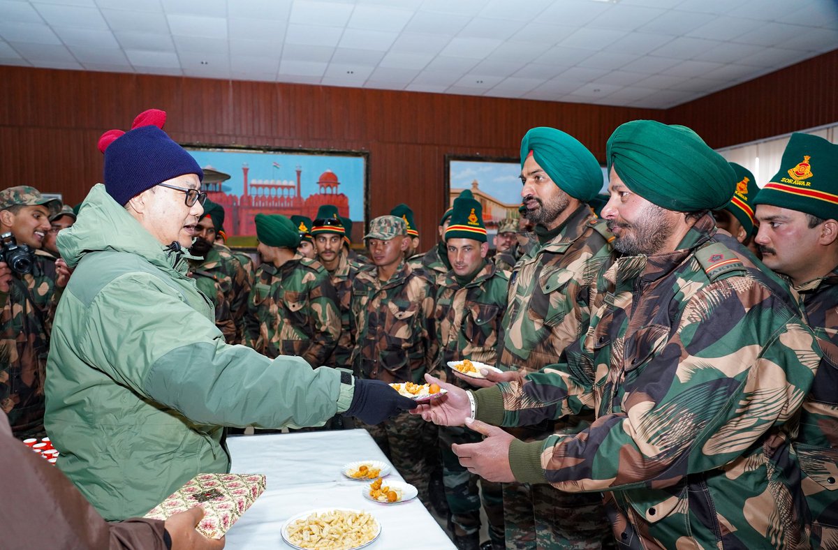 KirenRijiju's tweet photo. Diwali with brave jawans at Border in Bumla, Arunachal Pradesh. #HappyDeepavali2024 #Diwali https://t.co/DXhoo1BcjA