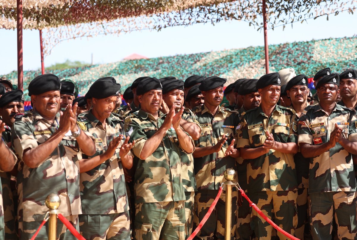Glad to have celebrated Diwali with our brave personnel from the BSF, Army, Navy, and Air Force at Lakki Nala in the Creek Area, Kutch. This area is both challenging and remote. The days are scorching hot and it also gets cold. The Creek area has other environmental challenges as