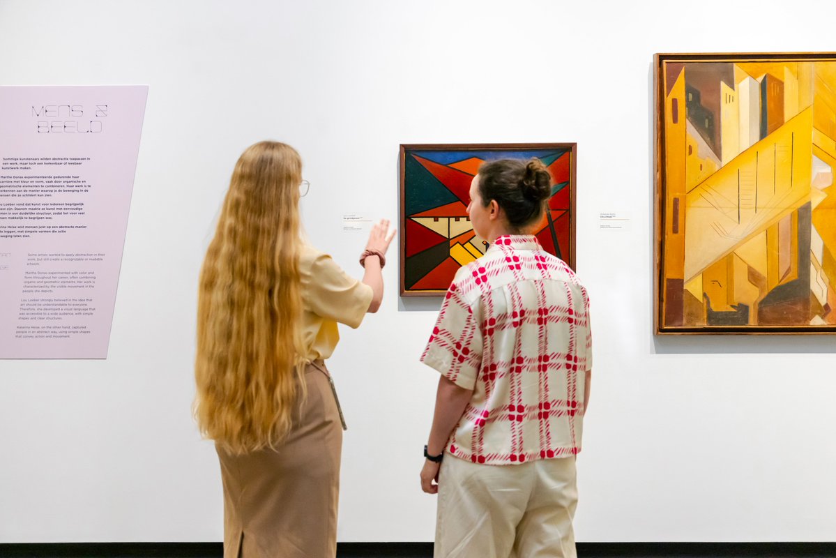 Neem in de maand november gratis een introducé mee naar Museum Arnhem met je @vriendenloterij VIP-kaart! Geniet samen o.a. van 'Radicaal', 'Iraanse vrouwen in animatie' en 'Studio Lenneke Wispelwey'. Lees meer over het aanbod: bit.ly/4fosSfx