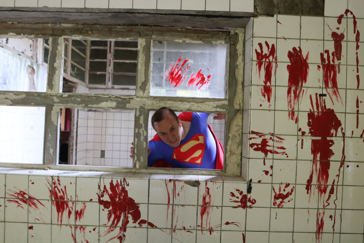 Superfavoberlin's tweet photo. Happy Halloween 🎃
Pics by @berlin_spider
#halloween #costume #horror #trickortreat #fall #blood #doyoubleed #superman #lostplaces #lostplace #lostplacesgermany https://t.co/J1xFE5klIf