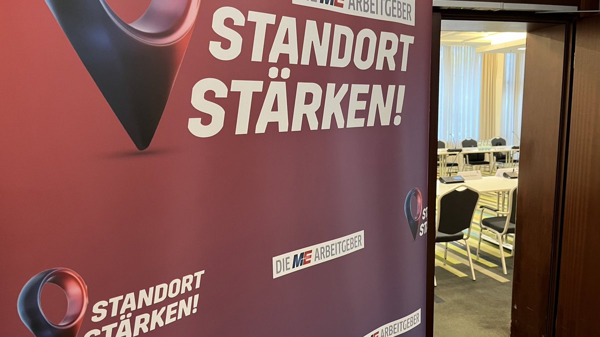 #StandortStärken : In Neuss startet in wenigen Minuten die 3. Tarifverhandlung für die rund 700.000 Beschäftigten der nordrhein-westfälischen Metall- und Elektroindustrie.
#Tarifrunde #MEIndustrie