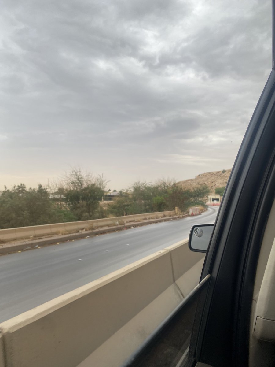 waril71's tweet photo. الحمدالله على الختام💙🥲🎓 https://t.co/k3LXOl6Yff