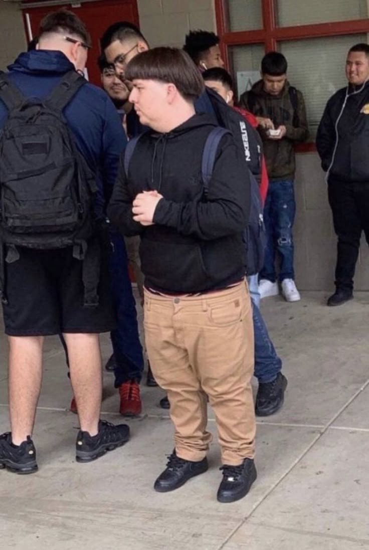 follanalgasreal's tweet image. "chacho esa guarrilla quiere polla 100% 😂"