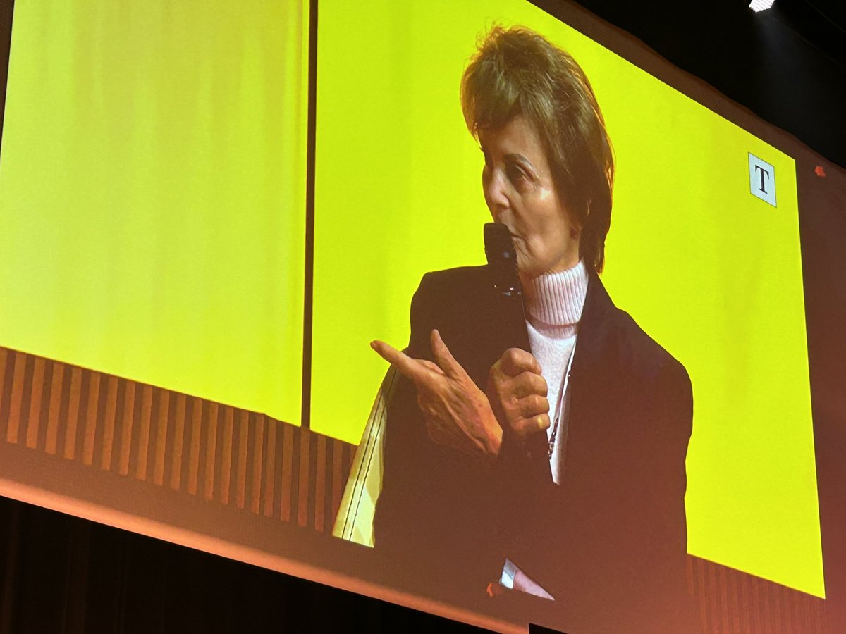 Loin, bien loin du langage diplomatique, Micheline Calmy-Rey, ex-ministre suisse des Affaires étrangères au #Forumdes100 organisé par <a href="/LeTemps/">Le Temps</a>: «Monsieur Lavrov? Il se fout de notre gueule!»