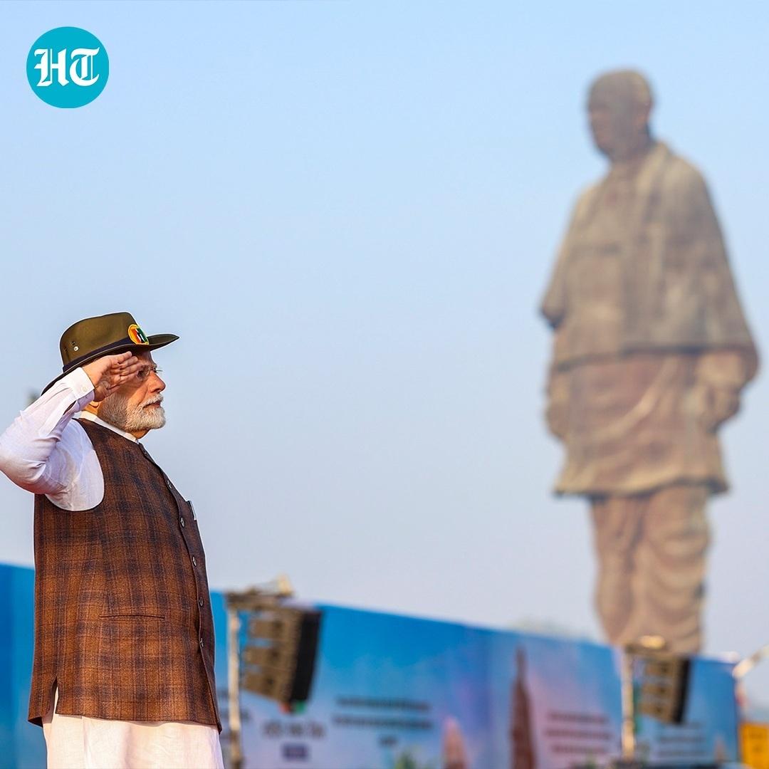 rishi_dr119's tweet photo. #National_Unity_Day is commemorated on Oct 31, honouring the birth anniversary of Sardar Vallabhbhai Patel, the #Iron_Man_Of_India & the man who unified a divided Bharat🇮🇳
PM Modi paid tribute to him at #Statue_Of_Unity in Kevadia, Gujarat🙏🏼🚩🌺 https://t.co/CU3nmw2iBA