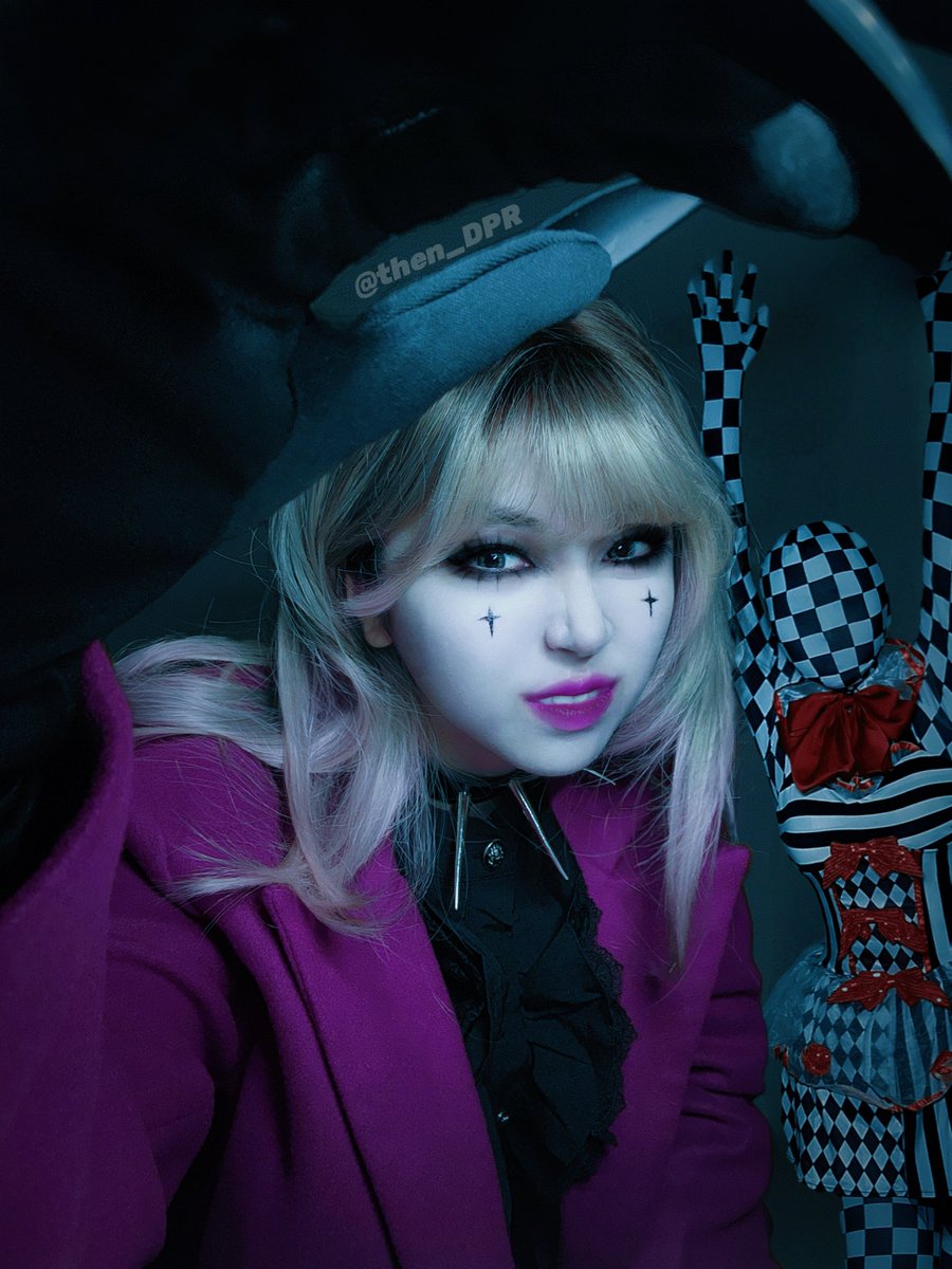 then_DPR's tweet photo. Happy Halloween!💚🎃💜

이번 할로윈에도 코스프레!
준비하다 보니 이 아이... 아직 이름을 모르더라구요 @DPRIAN_ 오라버니 이 글을 보신다면 저 아이 이름 좀 알려주시면 안될까요🥹?!
아무튼 체커보드걸🏁(?)과 함께✌🏻😆
모쪼록 예쁘게 봐주세요🙏🏻🙇‍♀️!

#DPRIAN #DPR #Halloween #유바롬 #cosplay https://t.co/uIuAjNxCsg