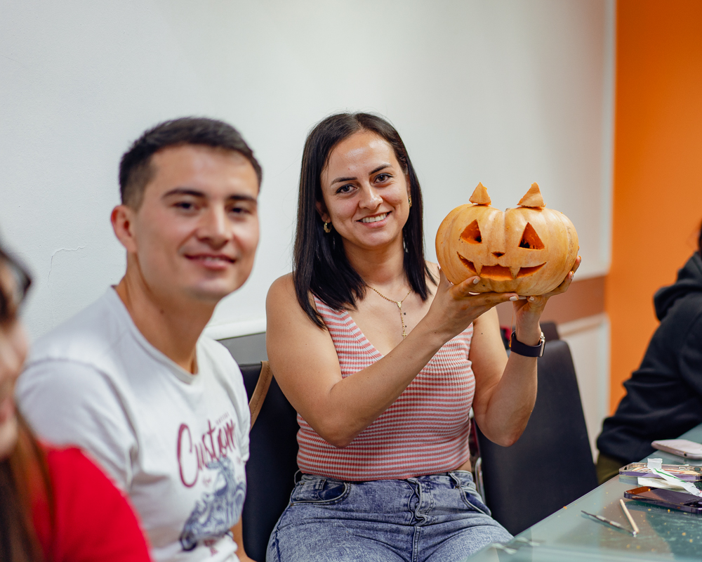 EC English tweet media