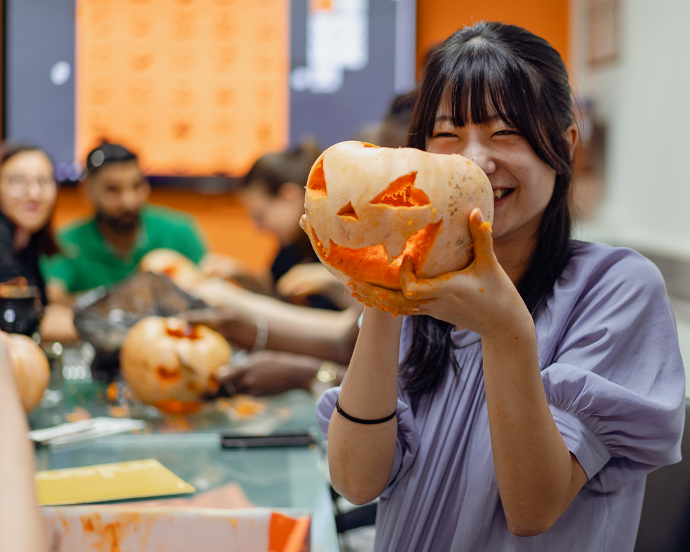 EC English tweet media