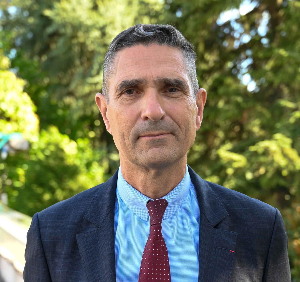 Toutes mes félicitations au préfet de l’Isère Louis LAUGIER, qui vient d’être nommé sur ma proposition en conseil des ministres directeur général de la police nationale. Il a par deux fois exercé des fonctions très importantes au sein de cette institution et a donc toute ma