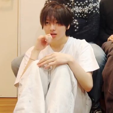 sakubread1004's tweet photo. _(┐「ε:)_ https://t.co/D7ikiAss6f