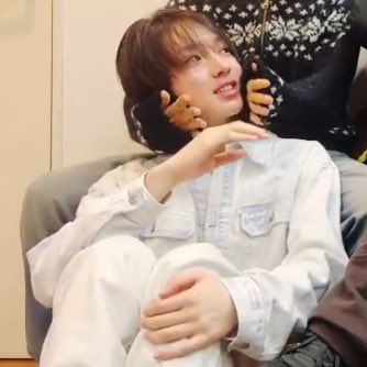 sakubread1004's tweet photo. _(┐「ε:)_ https://t.co/D7ikiAss6f