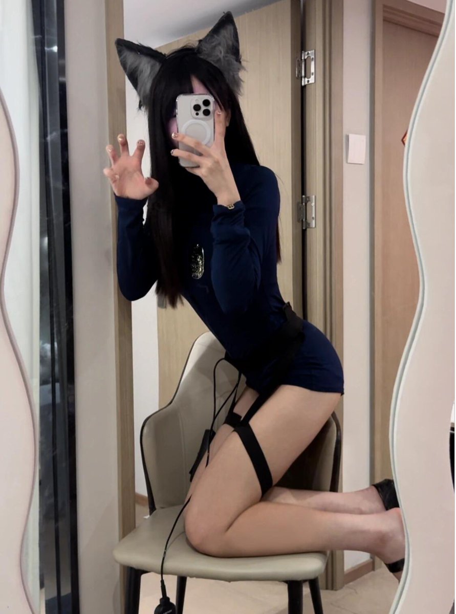 晚上好，各位老色鬼 https://t.co/O29VKBCujN