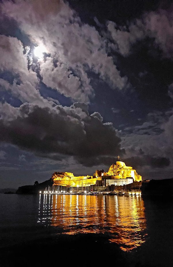 Corfu_Hotels's tweet photo. Почувствуйте момент - Почувствуйте связь - Живите хорошо - Путешествуйте хорошо - 🏝️Путешествуйте на Корфу!
⛱ Забронируйте сейчас свой следующий отдых: https://t.co/JyyQMqOcT6
.
.
.
#женскийдень #продолжайтемечтать #местоназначения #Греция #Корфу #corfusecret #карнавалкорфу https://t.co/FymetBnu9X