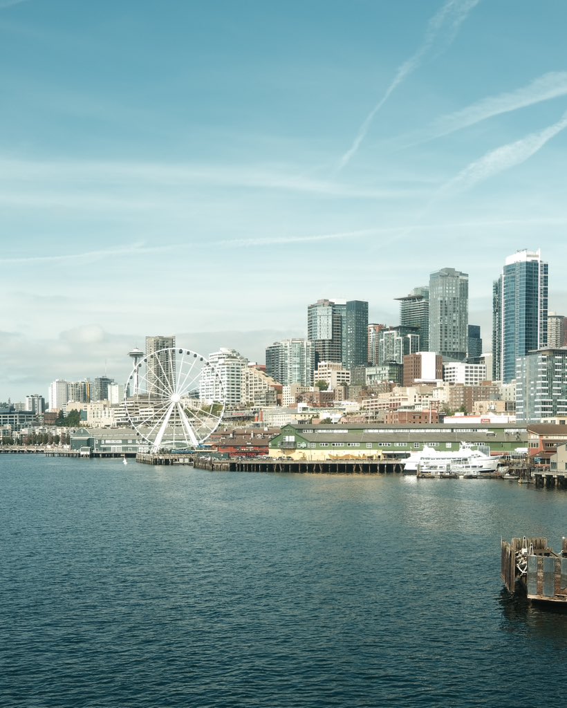 palespaulo's tweet photo. I will never get tired of appreciating Seattle’s skyline 🏙️ #ConnectWithJAL https://t.co/LWJJdCNdx9