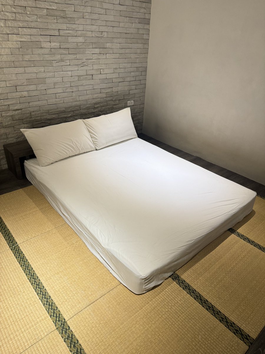 颱風夜自己一個人在🥝🥝🥝
有哥哥要來陪我嗎？

不限人數；只限1號😆