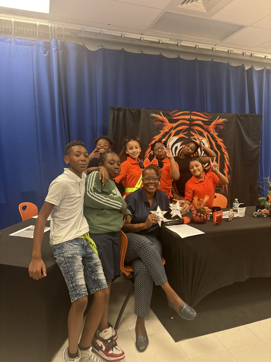 VillagePrincipal (@latoyatdixon) on Twitter photo Super excited this morning hanging out in the newly designed Tiger News Studio with some super cool anchors . Ss helped bring the morning news to faculty and students . We also celebrated our IReady Rock 🤩 Stars for the week ! <a href="/southPbcsd/">SouthRegionPBCSD</a> <a href="/TamicaWilliams_/">Tamica Williams</a> <a href="/TigerPrideK12/">Village Academy School: Head Start - 12th Grade</a> Super excited this morning hanging out in the newly designed Tiger News Studio with some super cool anchors . Ss helped bring the morning news to faculty and students . We also celebrated our IReady Rock 🤩 Stars for the week ! <a href="/southPbcsd/">SouthRegionPBCSD</a> <a href="/TamicaWilliams_/">Tamica Williams</a> <a href="/TigerPrideK12/">Village Academy School: Head Start - 12th Grade</a>