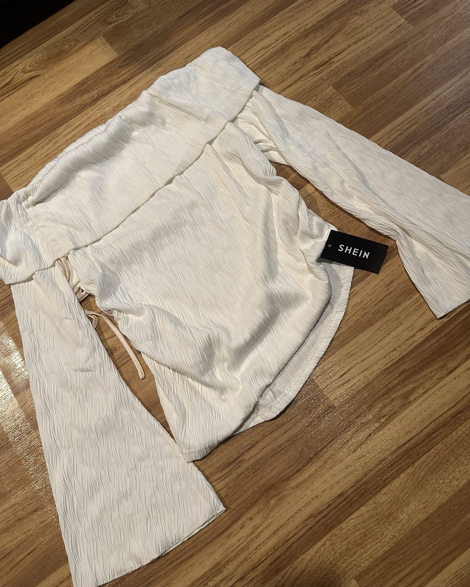 ส่งต่อ เสื้อยืดแขนระบาย Shein สีแอปริคอท ไซส์ 3xl  แค่ลองใส่ป้ายยังอยู่ ส่งต่อ 200บาท รวมส่ง
 
#ส่งต่อเสื้อผ้า #ส่งต่อเสื้อผ้ามือสอง #เสื้อผ้ามือสอง #ส่งต่อเสื้อสาวอวบ #ส่งต่อเสื้อผ้าสาวอวบ