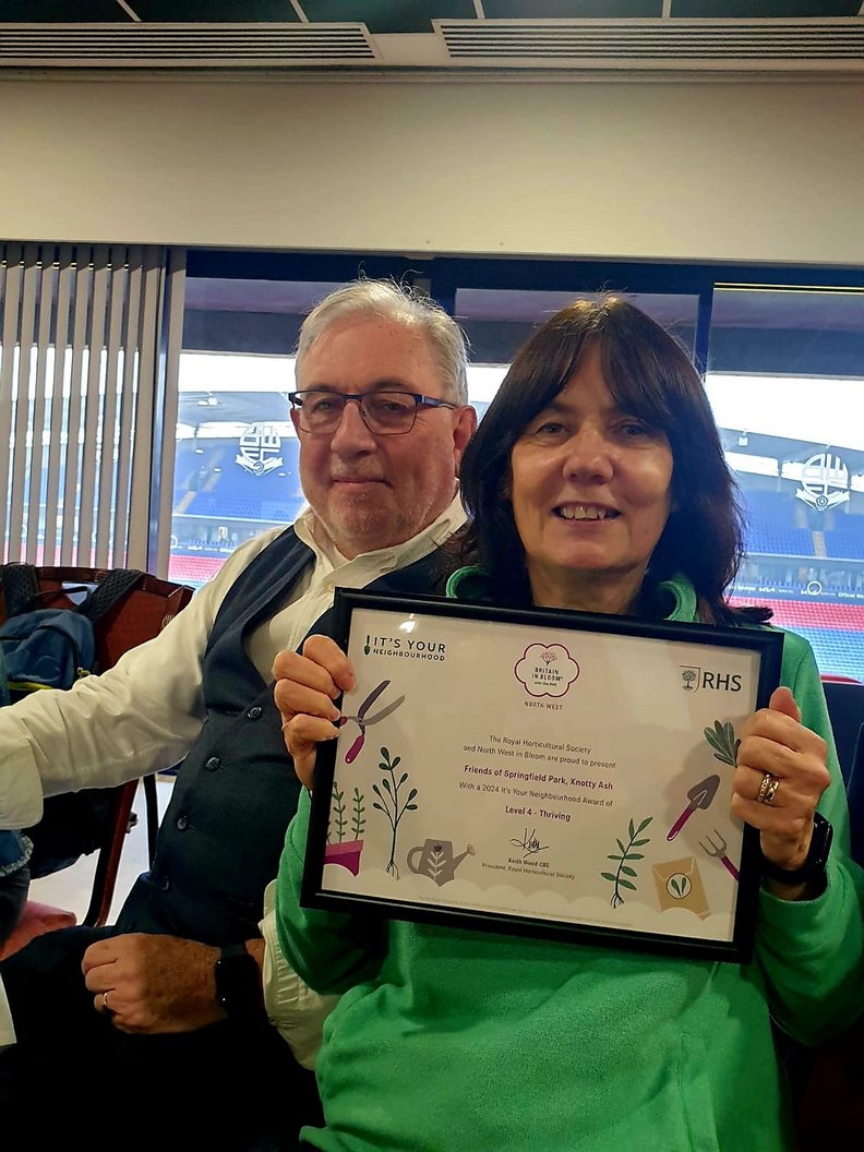 L Bimo 💚🌱🐦⬛🐝 (@lbimo1) on Twitter photo Vols from <a href="/BrightParkL14/">Bright Park Liverpool</a> & <a href="/FOSPLiverpool/">Friends Of Springfield Park</a> were absolutely delighted to pick up our Outstanding & Thriving awards from #BritainInBloom <a href="/The_RHS/">The RHS</a> IYN <a href="/nwibofficial1/">North West In Bloom</a>. Our table was full of friends from <a href="/GrowSpeke/">Grow Speke</a> & The Secret Garden <a href="/faiths4change/">Faiths4Change</a> 💚🌻 #community #wellbeing👏 Vols from <a href="/BrightParkL14/">Bright Park Liverpool</a> & <a href="/FOSPLiverpool/">Friends Of Springfield Park</a> were absolutely delighted to pick up our Outstanding & Thriving awards from #BritainInBloom <a href="/The_RHS/">The RHS</a> IYN <a href="/nwibofficial1/">North West In Bloom</a>. Our table was full of friends from <a href="/GrowSpeke/">Grow Speke</a> & The Secret Garden <a href="/faiths4change/">Faiths4Change</a> 💚🌻 #community #wellbeing👏