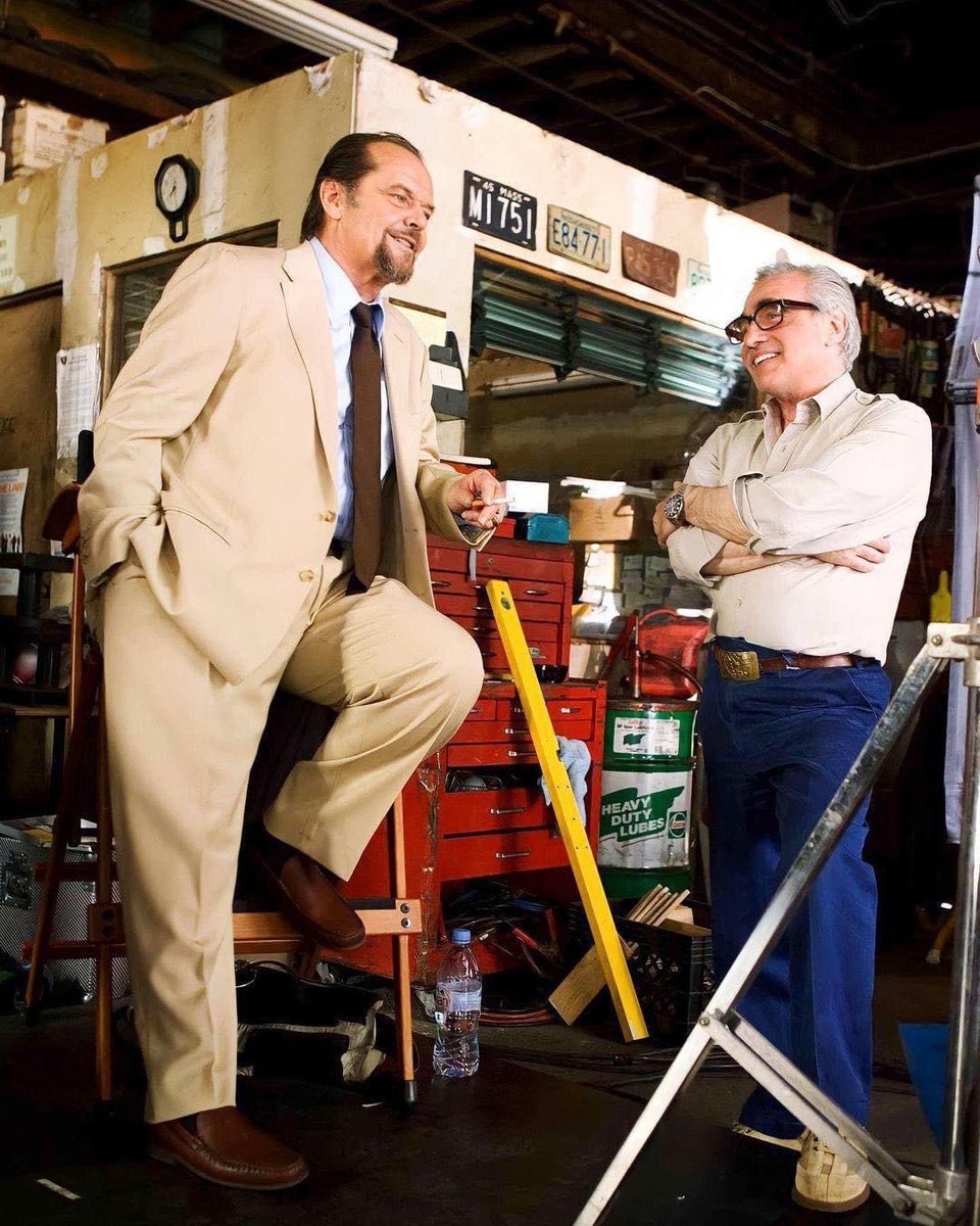 ATRightMovies's tweet photo. Nicholson and Scorsese on the set of THE DEPARTED (2006). https://t.co/RnCqBVYXc8