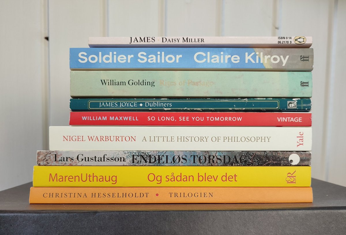 RayburnMaarup's tweet photo. October reading [✓] 
Favourite: Dubliners ineligible as a reread, so Maxwell gets the garland. https://t.co/Ygr1H96v9w