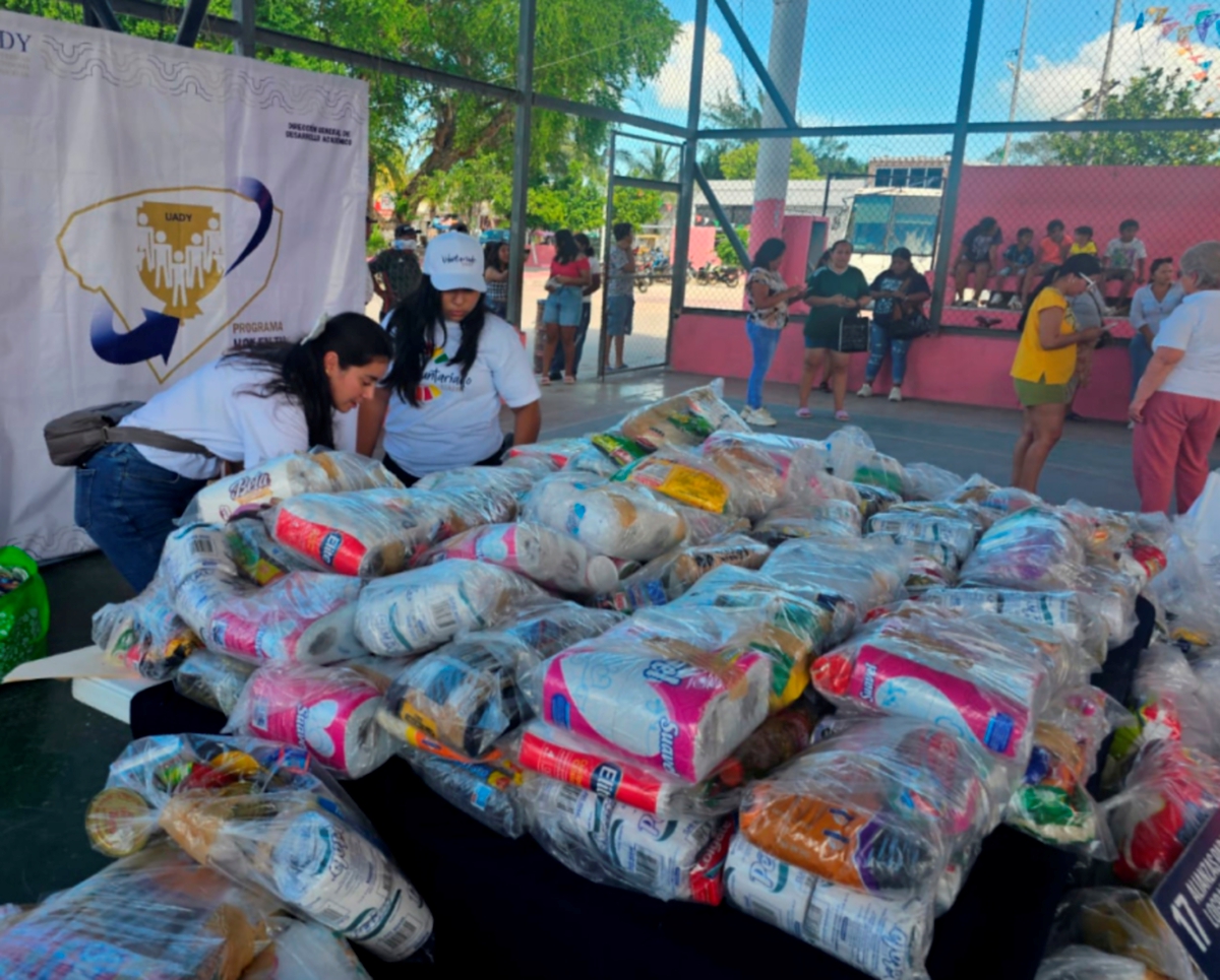 Entregan apoyos a más de 400 familias yucatan.com.mx/merida/2024/10…