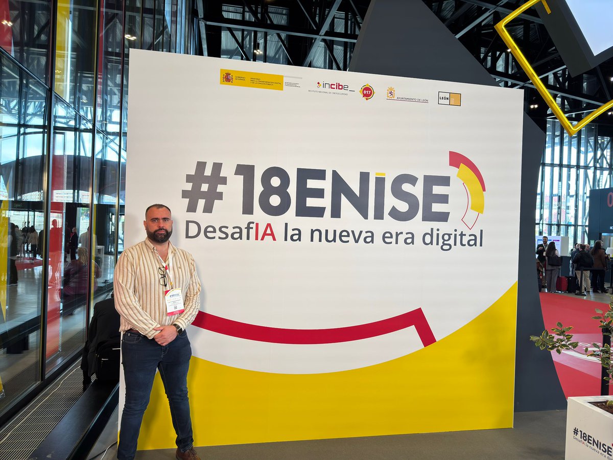 LasPalmasPorts's tweet image. 👥️Juan Francisco Rodríguez, responsable de Sistemas de Información y Comunicaciones de la #APLP, asiste al Encuentro Internacional de Seguridad de la Información, organizado por el @INCIBE para compartir conocimientos y explorar las novedades en el campo de la ciberseguridad🔒