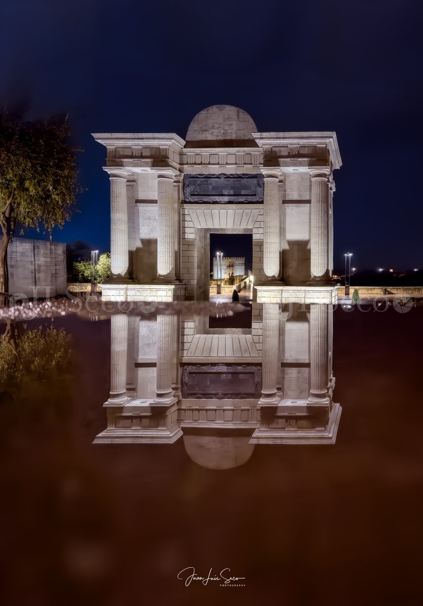 Tiempo de espejos... y silencios perfectos ~ Puerta del Puente (Córdoba).
<a href="/Cordoba_spain/">ℂÓℝ𝔻𝕆𝔹𝔸</a> <a href="/CordobaESP/">Turismo de Córdoba</a> <a href="/VerCordoba/">Que ver en Córdoba</a> <a href="/TurismoAndaluz/">Turismo Andalucía</a> <a href="/viveandalucia/">Vive Andalucía</a>