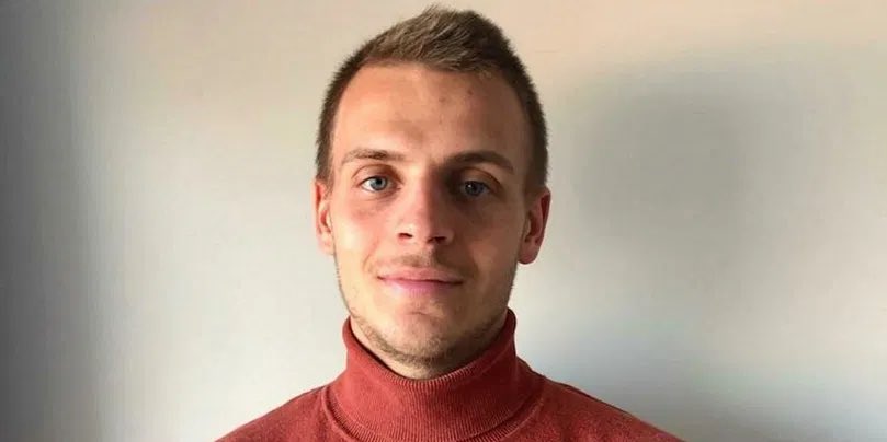 Potrà essere il caso Regini Tunisino ? Speriamo di non. Arrestato in Tunisia Victor Dupont, 26 anni, un dottorando francese, è stato messo agli arresti dalla giustizia militare mentre svolgeva un lavoro sociologico sui giovani tunisini.