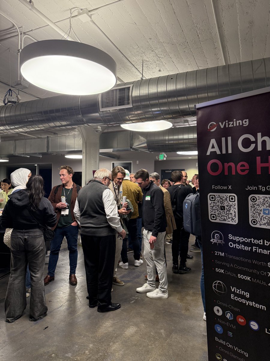 Orbiter_Finance's tweet image. 🎃 Huge #TechCrunch mixer by Orbis86 in SF. A bunch of founders, funders &amp;amp; builders networking over drinks &amp;amp; bites. Halloween-themed photo booth was a hit! 🌟