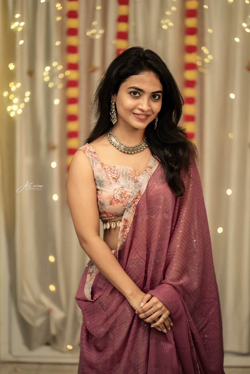 harika_alekhya's tweet photo. HAPPY DIWALI ✨💥🫂 https://t.co/4hYMGI3HHS
