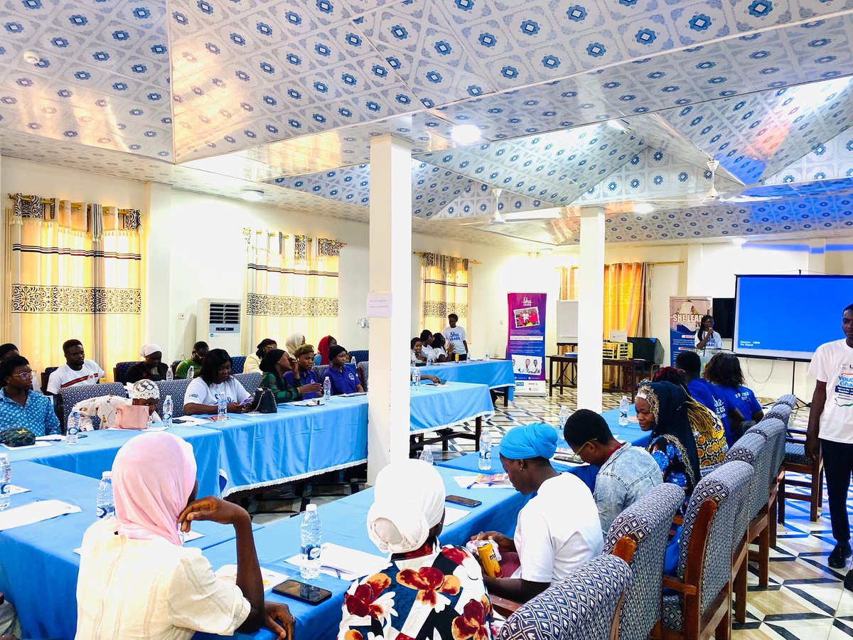 porducare's tweet photo. Mr. Victor Nuworkpor (The Regional Director of NCCE) spoke about Fundamental Human Rights And Freedom, Conflict resolutions. 
Mr. Daniel Kwatia Larbi (The Deputy Regional Director of the Electoral Commission) took as through the  process and procedures of voting. https://t.co/X3Q2fIl1x4
