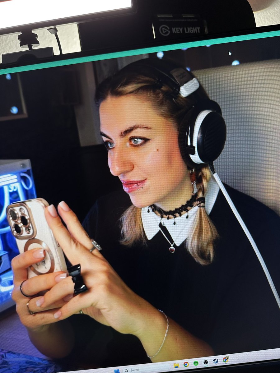 TinaBumBina's tweet photo. Horror Games live

Happy Halloween 

https://t.co/pN8ubB2tN6 

#twitch https://t.co/I684A2svJ5