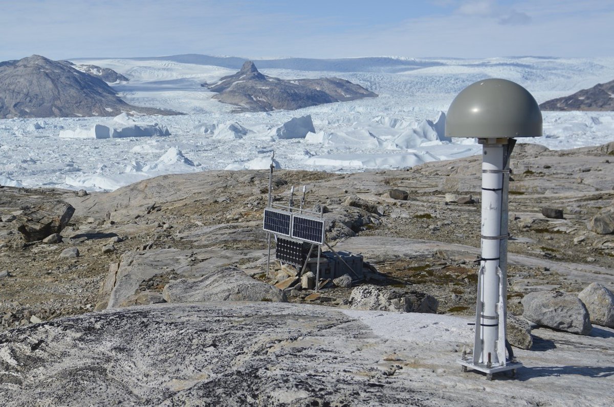 TU Delft Civil Engineering and Geosciences (@tudelft_ct) on Twitter photo A substantial amount of #meltwater is temporarily stored within the #Greenland Ice Sheet during summer months. For the first time, researchers were able to quantify meltwater with positioning data.
👉tudelft.nl/en/2024/citg/l…
<a href="/tudelft/">TU Delft</a> <a href="/SUSTechSZ/">SUSTech 南方科技大学</a> <a href="/UniUtrecht/">Utrecht University</a> <a href="/DTUtweet/">DTU</a> A substantial amount of #meltwater is temporarily stored within the #Greenland Ice Sheet during summer months. For the first time, researchers were able to quantify meltwater with positioning data.
👉tudelft.nl/en/2024/citg/l…
<a href="/tudelft/">TU Delft</a> <a href="/SUSTechSZ/">SUSTech 南方科技大学</a> <a href="/UniUtrecht/">Utrecht University</a> <a href="/DTUtweet/">DTU</a>