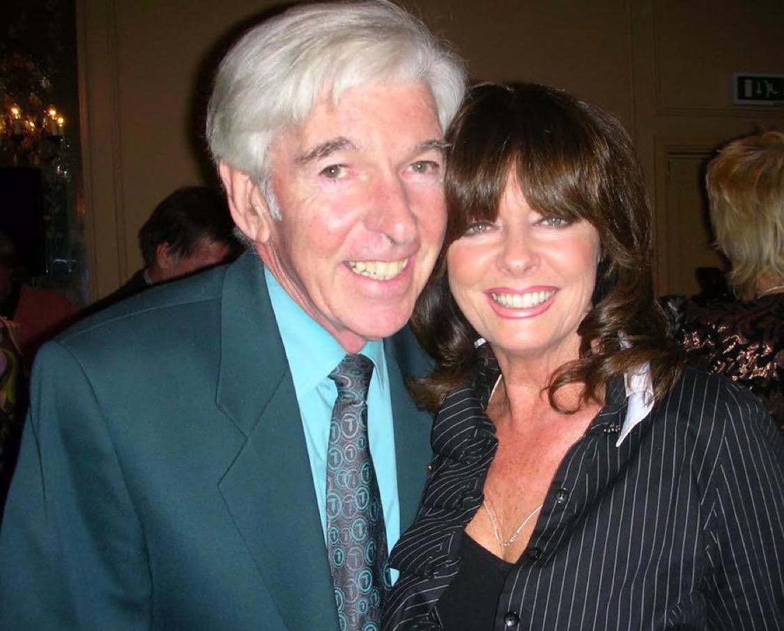 vickimichelle's tweet image. Happy Heavenly Birthday Tom O’Connor. Great presenter, comedian and lovely man. Fab on “Crosswits.” Gorgeous memory at a Heritage Event. #TomOConnor #Crosswits #NameThatTune #TheComedians #Doctors #ThursdayThoughts