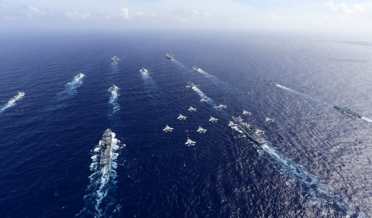 clashreport's tweet photo. A first: Chinese PLA Navy conducted its first-ever dual-carrier formation exercises in the South China Sea, featuring both the Liaoning and Shandong aircraft carriers. https://t.co/93qvKFivq3