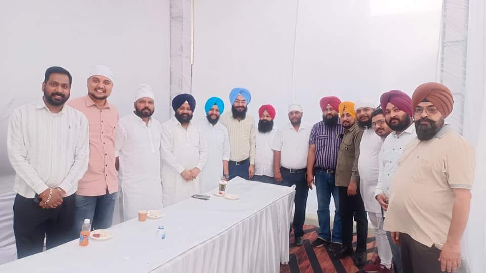 Gosha4india's tweet photo. ਸਾਡੇ ਸਤਿਕਾਰਯੋਗ ਸੀਨੀਅਰ ਨੇਤਾ ਚਰਨਜੀਤ ਸਿੰਘ ਅਟਵਾਲ ਜੀ ਦੀ ਸਪਤਨੀ ਸਵਰਗਵਾਸੀ ਬੀਬੀ ਇੰਦਰਜੀਤ ਕੌਰ ਜੀ ਦੀ ਨਿੱਘੀ ਯਾਦ ਵਿੱਚ ਮੁਫ਼ਤ ਮੈਡੀਕਲ ਚੈੱਕ ਅਪ ਕੈਂਪ ਤੇ ਖੂਨ ਦਾਨ ਕੈਂਪ ਲਗਾਏ ਗਏ ਕੈਂਪ ਵਿੱਚ ਹਾਜਰੀ ਭਰਦੇ ਸਮੇਂ।
#bloodcamp #atwal https://t.co/6pmYmFoFsw