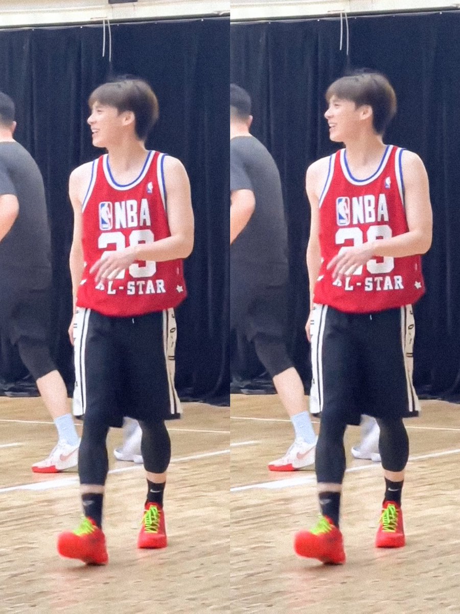 Evanddlin's tweet photo. 2⃣️3⃣️🏀
#LiYifeng #李易峰 #LYFENG #lyf #이역봉 #りいふう #หลี่อี้เฟิง #リー・イーフォン #LýDịchPhong https://t.co/4wCngczCi7