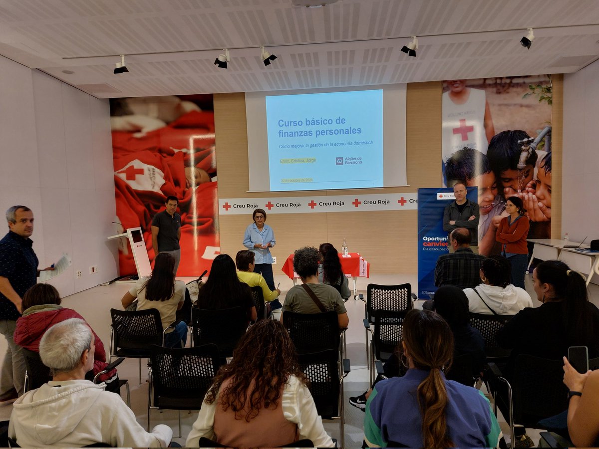 OcupacioCR's tweet image. 💧 Avui encetem la segona sessió del voluntariat corporatiu del programa ONA amb @aiguesbcnclient 🌊 Una jornada centrada en educació financera per empoderar a les persones participants en la gestió dels seus recursos. #ProgramaONA #OportunitatsQueCanvienVides @CreuRojaCAT