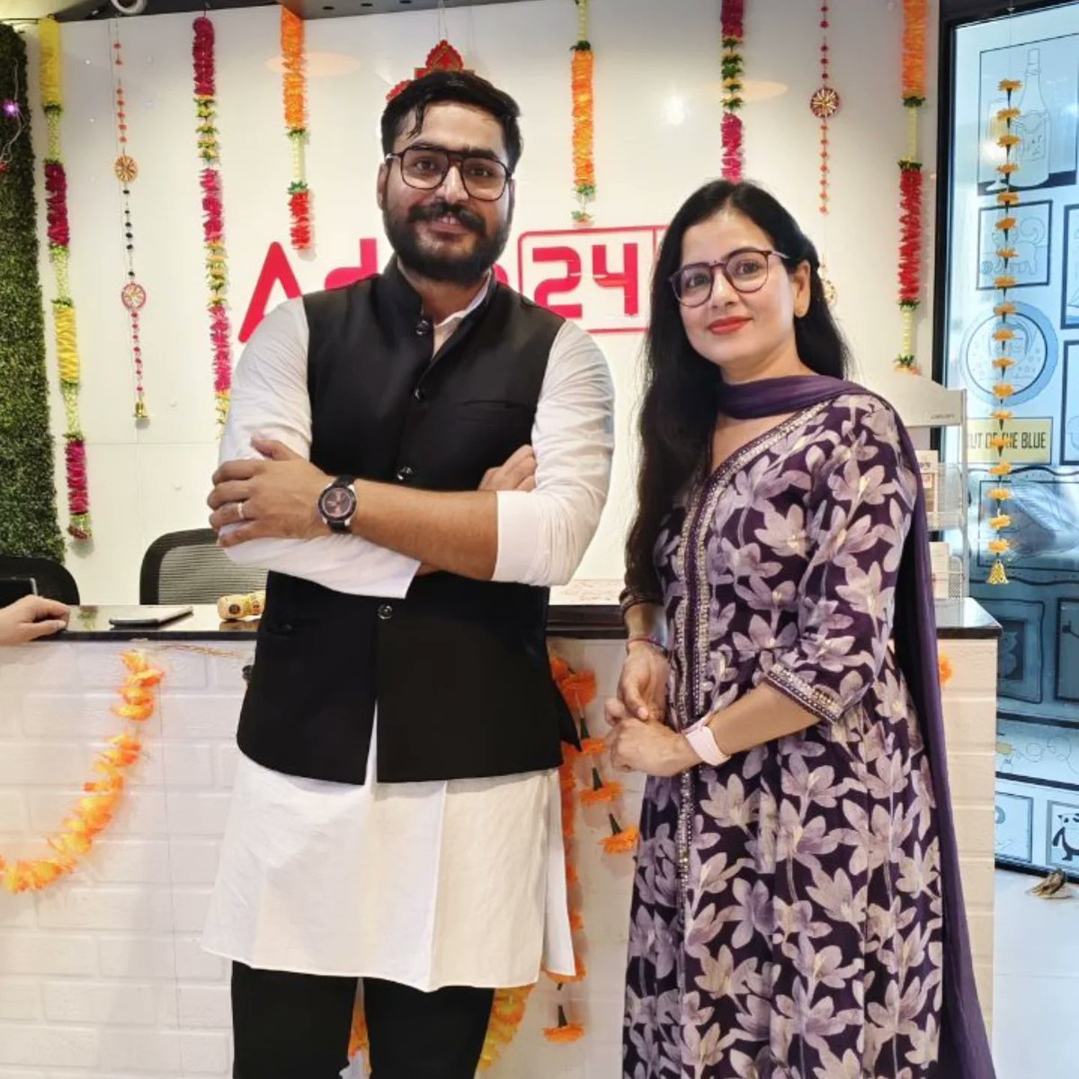 meanitasharma's tweet photo. दिवाली की रात, खुशियों का साथ, जगमगाएं हर आंगन, हो हर दिन खास!" "दीपों की चमक और मिठाई का स्वाद, दिल से मनाएं इस दिवाली का त्योहार!" "इस दिवाली, खुशियों की जगमगाहट हो आपके साथ।
.
.
.
.
#diwali #happydiwali #diwalidecorations #diwalioutfit #adda247 #instagram #viral #trending https://t.co/6hcO04greI