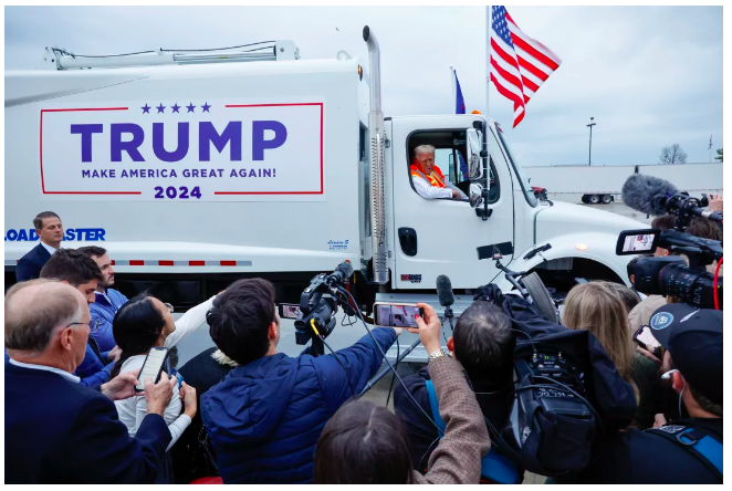 CaptainRobW's tweet photo. Did anyone check the back to see if JD Vance, Rudy Giuliani, Steve Bannon, Roger Stone, Tucker Carlson, and Michael Flynn where in the back? https://t.co/a34uFkRMfh