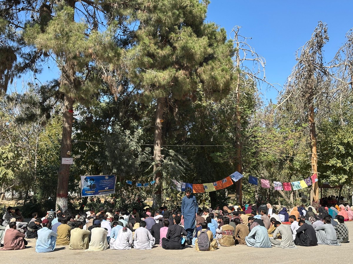BSAC_org's tweet photo. سہیل بلوچ اور فصیح بلوچ کی عدم بازیابی کو تین سال مکمل ہونے پر جامعہ بلوچستان میں دو روزہ دھرنا کیمپ جاری ہے۔ 
 
سہیل بلوچ اور فصیح بلوچ کی عدم بازیابی کو تین سال مکمل ہونے پر جامعہ بلوچستان میں دو روزہ دھرنا جاری ہے۔ بلوچستان یونیورسٹی کوئٹہ میں دوروزہ دھرنا کیمپ لگایا گیا ہے جس کا آج پہلا روز ہے۔ 

بلوچستان یونیورسٹی کے دو طالبعلم سہیل اور فصیح بلوچ جو گزشتہ تین سالوں سے جبری گمشدگی کا شکار ہیں، ان کو 1,2 نومبر 2021 کی رات جامعہ بلوچستان کوئٹہ سے جبراً گمشدہ کیا گیا تھا۔ ان کی عدم بازیابی پر احتجاجی ریلیاں ہوتے آرہے ہیں، صوبائی حکومت کی یقین دہانی اور پارلیمنٹ میں ان کی بازیابی کیلئے طویل گفتگو کے باوجود آج تین سال گزرنے کے بعد بھی بے قصور بلوچ طلباء کو رہائی نہیں ملی ہے۔ 

دو روزہ دھرنے کے علاوہ، دوسرے شہروں میں ریلی نکالنا سمیت سوشل میڈیا پہ کیمپن بھی چلایا جائے گا۔ 

-ترجمان؛ بلوچ اسٹوڈنٹس ایکشن کمیٹی

#ReleaseSohailAndFassiehBaloch 
#SaveBalochStudents