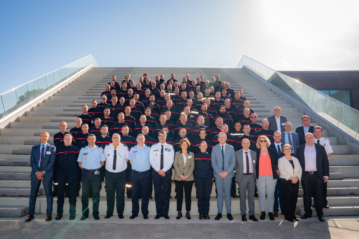 GRDF's tweet photo. #GRDF a rassemblé ses 154 sapeurs-pompiers volontaires à l'@ENSOSP à Aix-en-Provence les 29 et 30 octobre. Un temps d'échanges et de découvertes qui a resserré les liens qui unissent depuis longtemps #GRDF avec la Fédération nationale des @PompiersFR  et la @SecCivileFrance .⛑️ https://t.co/16cGRknknX