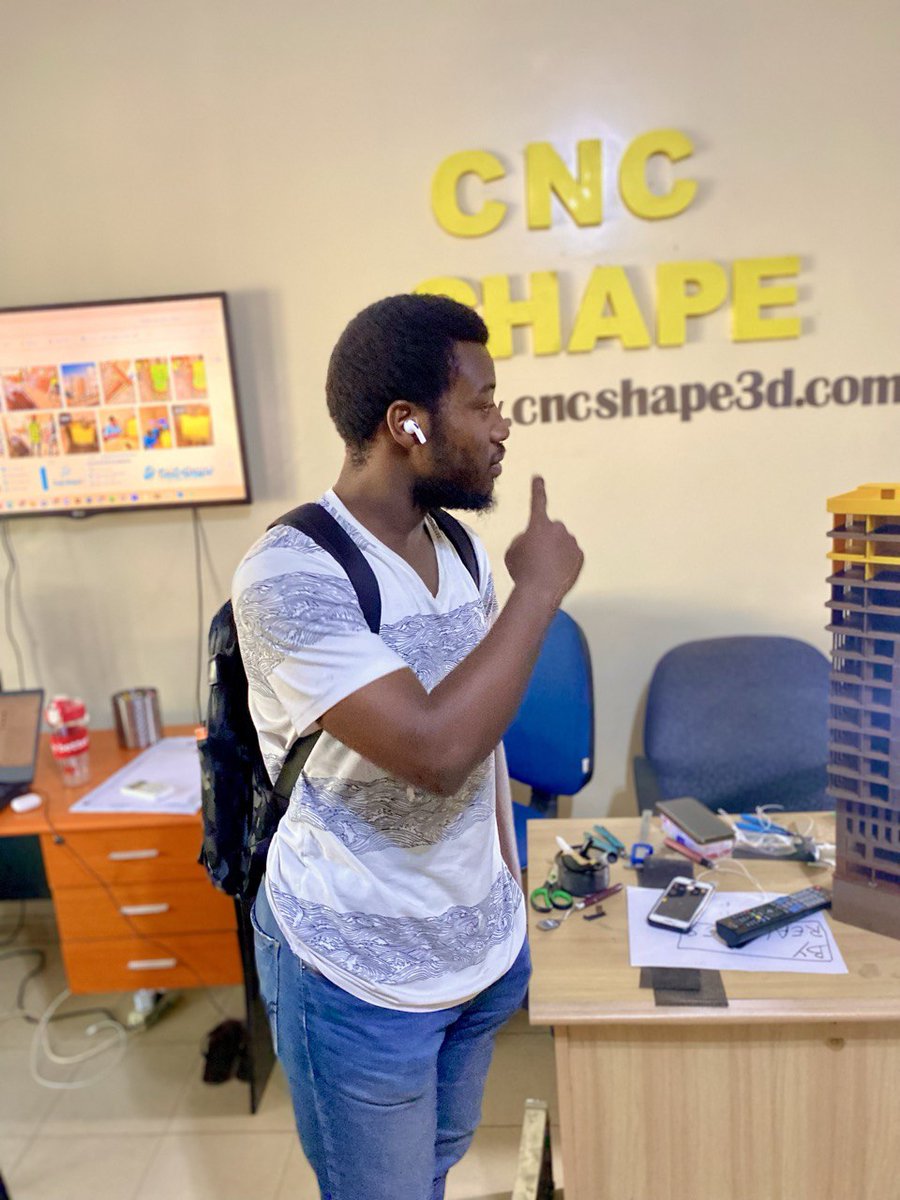 diabongcorp's tweet photo. 👩💻 Hier, @Cncshape a accueilli la cohorte @Simplon pour une immersion inspirante en #IIOT ! 👨💻
Guidés par @Diawdine, les apprenant.e.s ont découvert nos #projets et #machines de haute précision. 🚀✨
#CNCShape #Simplon #Innovation https://t.co/TRofX0ExdD