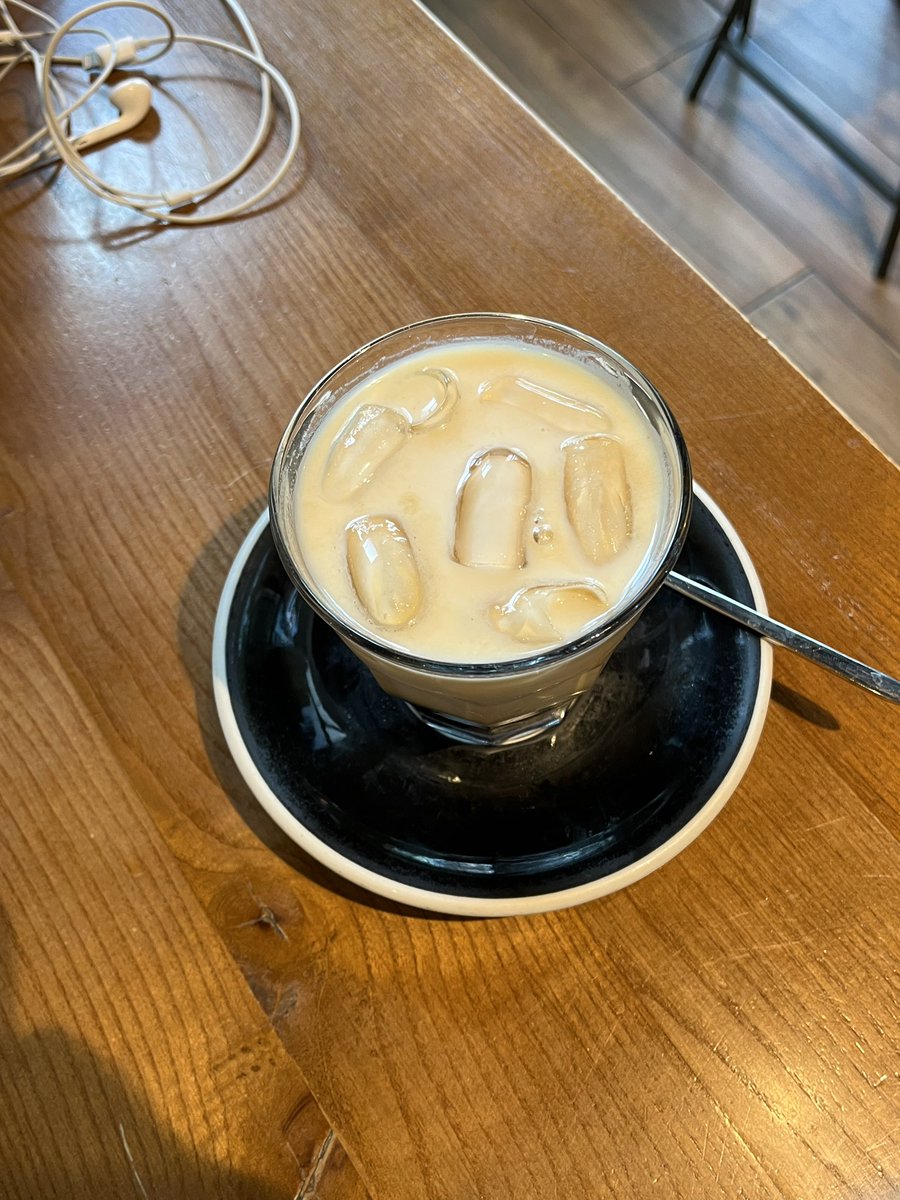 여행을 오는 바람에
뜨개 잠깐 중단 ~!!